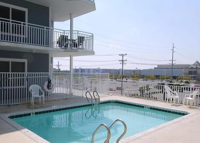 4100 Coastal #102